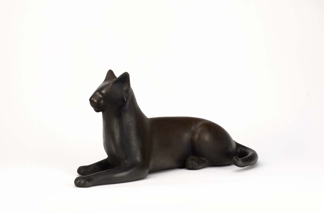 
		                					Gwynn Murrill		                																	
																											<i>George Lying Cat,</i>  
																																								2002, 
																																								bronze, edition of 9, 
																																								11 x 23 1/4 x 9 1/2 inches 
																								
		                				