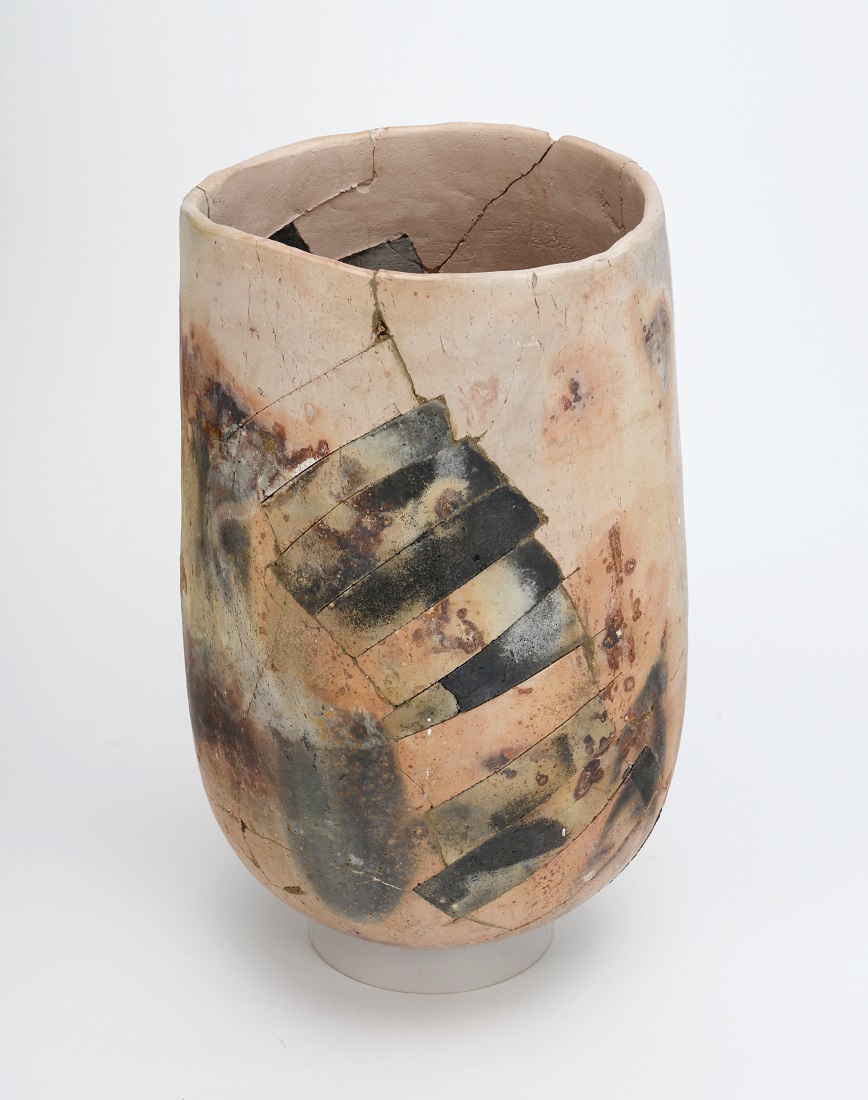 

											Rick Dillingham</b>

											<em>
												</em> 

											<h4>
												April 10 – June 30, 2020											</h4>

		                																																													<i>Untitled (Nov 75-1),</i>  
																																								1975, 
																																								raku ceramic, 
																																								13 3/4 x 9 inches 
																								
		                				