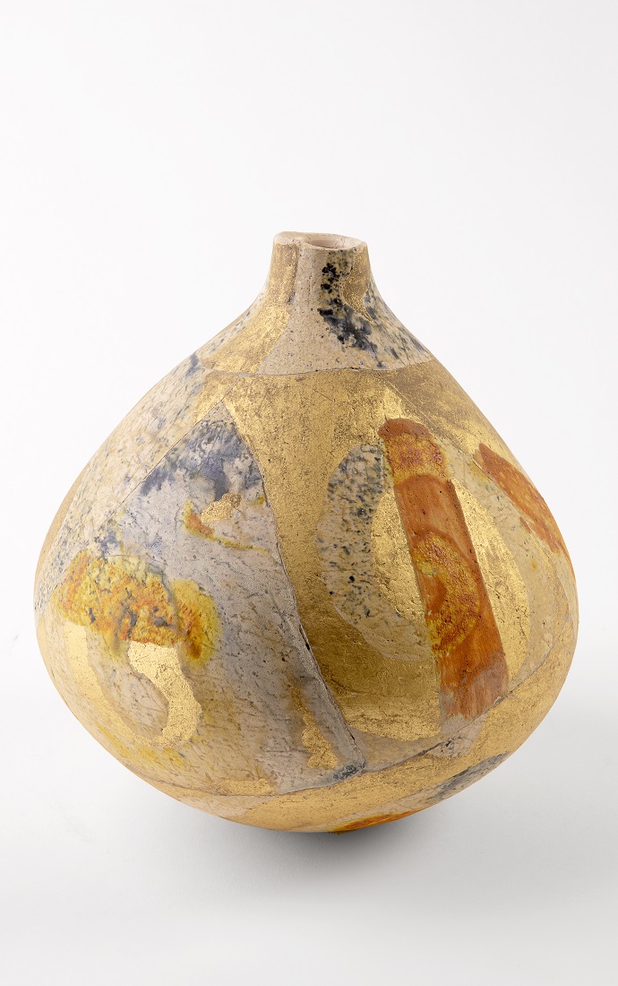 
		                					Rick Dillingham		                																	
																											<i>Globe (July-87-22),</i>  
																																								1987, 
																																								raku ceramic, 
																																								9 x 8 (diameter) inches 
																								
		                				