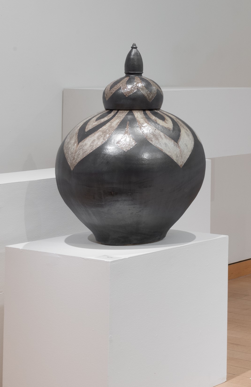 
		                					Daniel Johnston		                																	
																											<i>Untitled Jar 2,</i>  
																																								2022, 
																																								local wood-fired stoneware with a salt glaze, 
																																								33 x 20 inches (diameter) 
																								
		                				