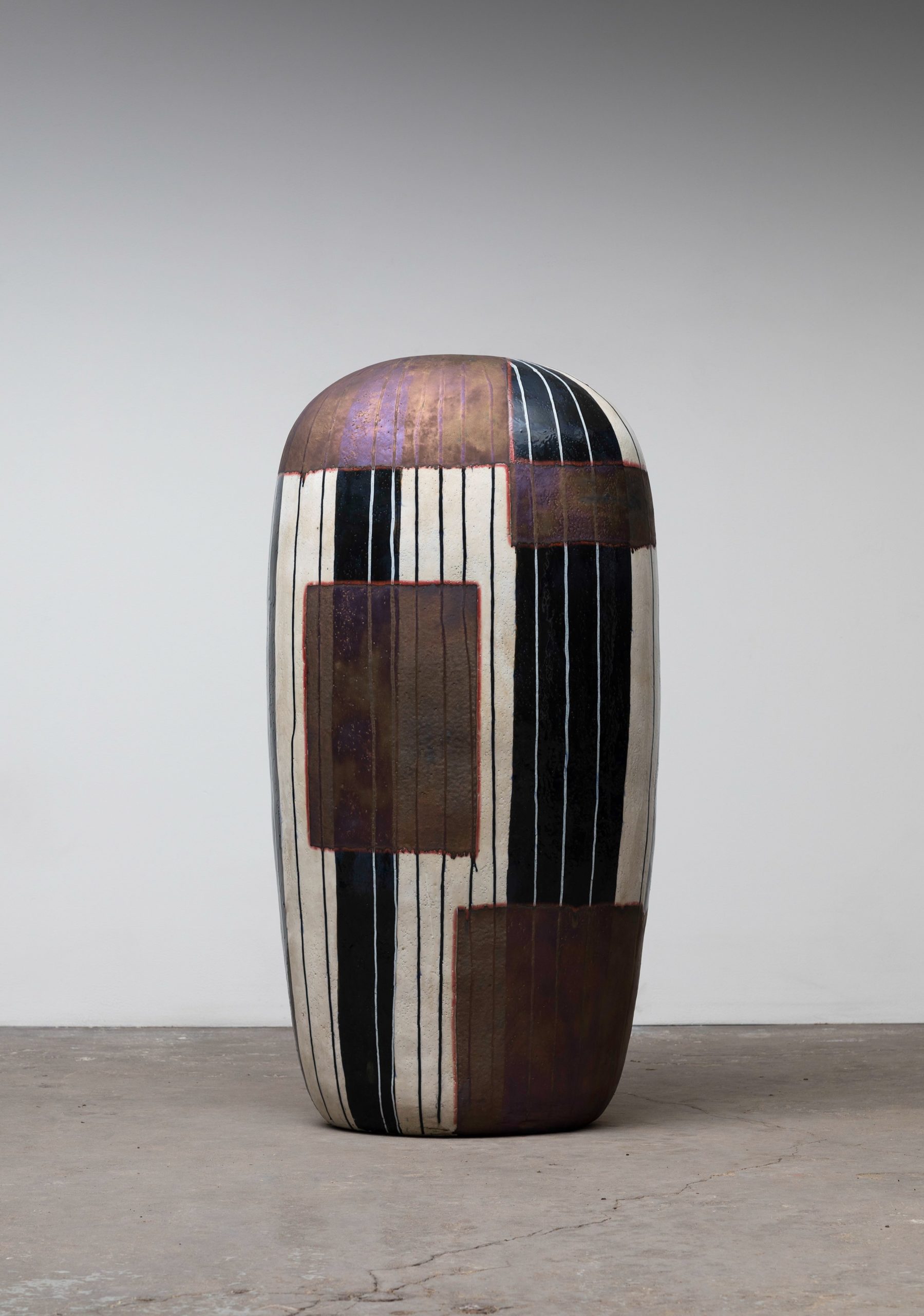 

											Jun Kaneko</b>

											<em>
												</em> 

											<h4>
												Santa Fe: September 9 – November 26, 2022											</h4>

		                																																													<i>Untitled,</i>  
																																								2010, 
																																								hand built glazed ceramics, 
																																								53.5 x 27 x 17 inches 
																								
		                				
