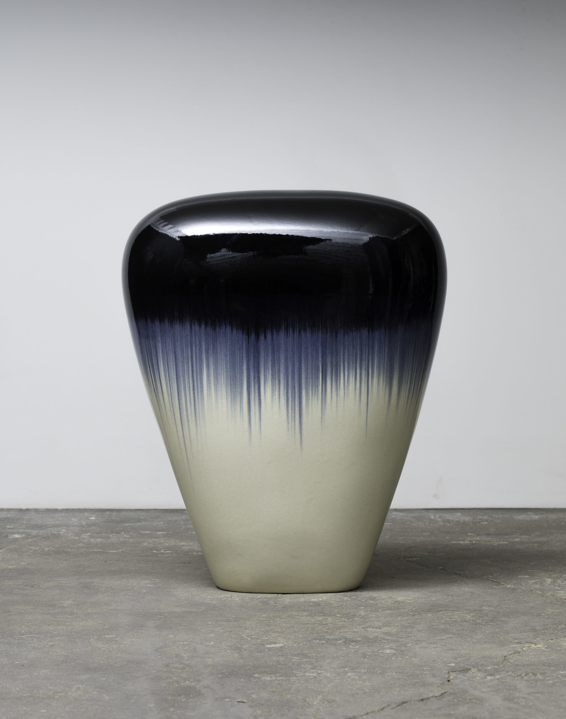 

											Jun Kaneko</b>

											<em>
												</em> 

											<h4>
												Santa Fe: September 9 – November 26, 2022											</h4>

		                																																													<i>Untitled,</i>  
																																								2019, 
																																								glazed ceramics, 
																																								37 x 30 1/4 x 15 1/2 inches 
																								
		                				