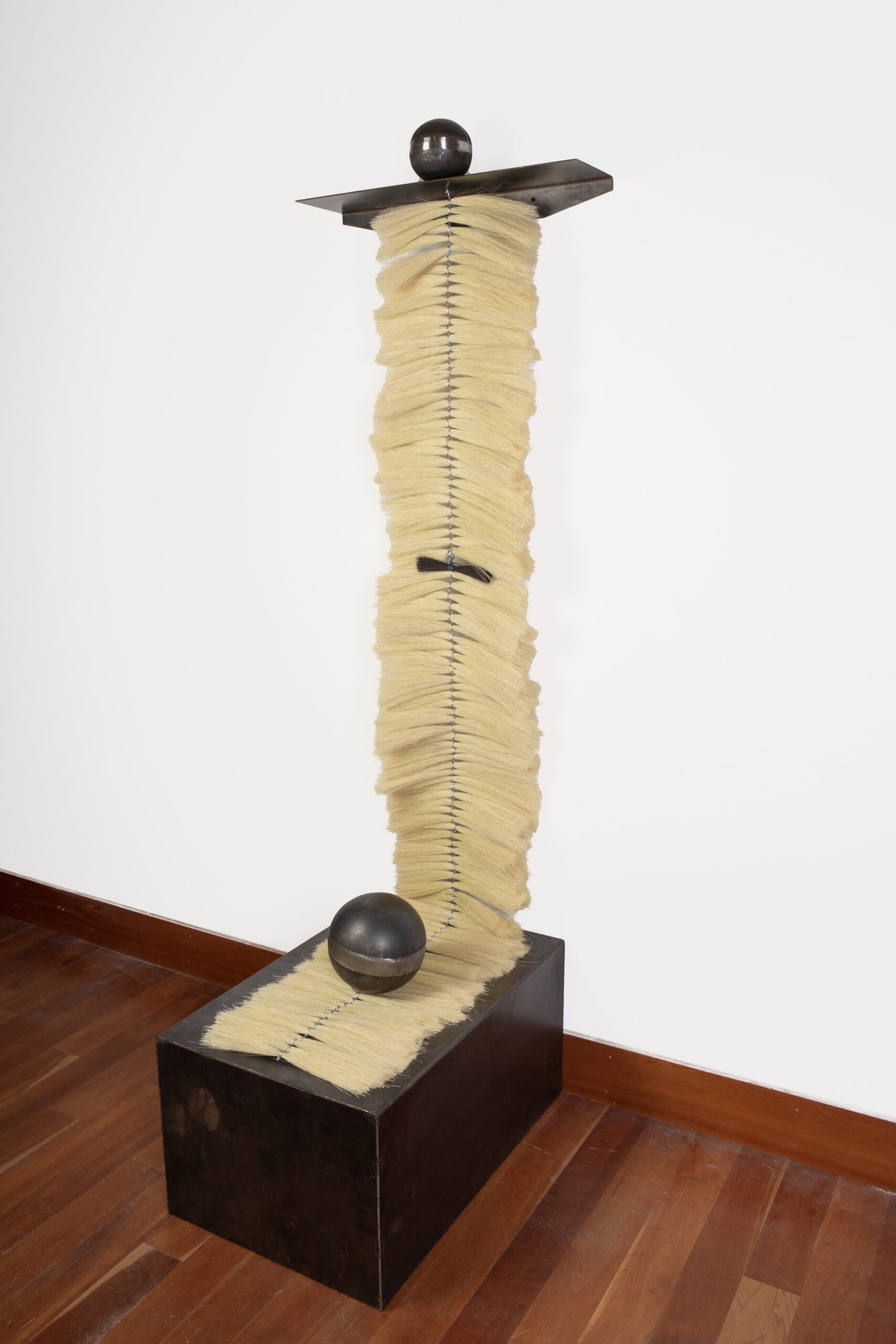 
							

									Elizabeth Hohimer									Totem 4 2023									agave fiber, wire, steel<br />
84 x 30 x 26 inches<br />
sold									


							