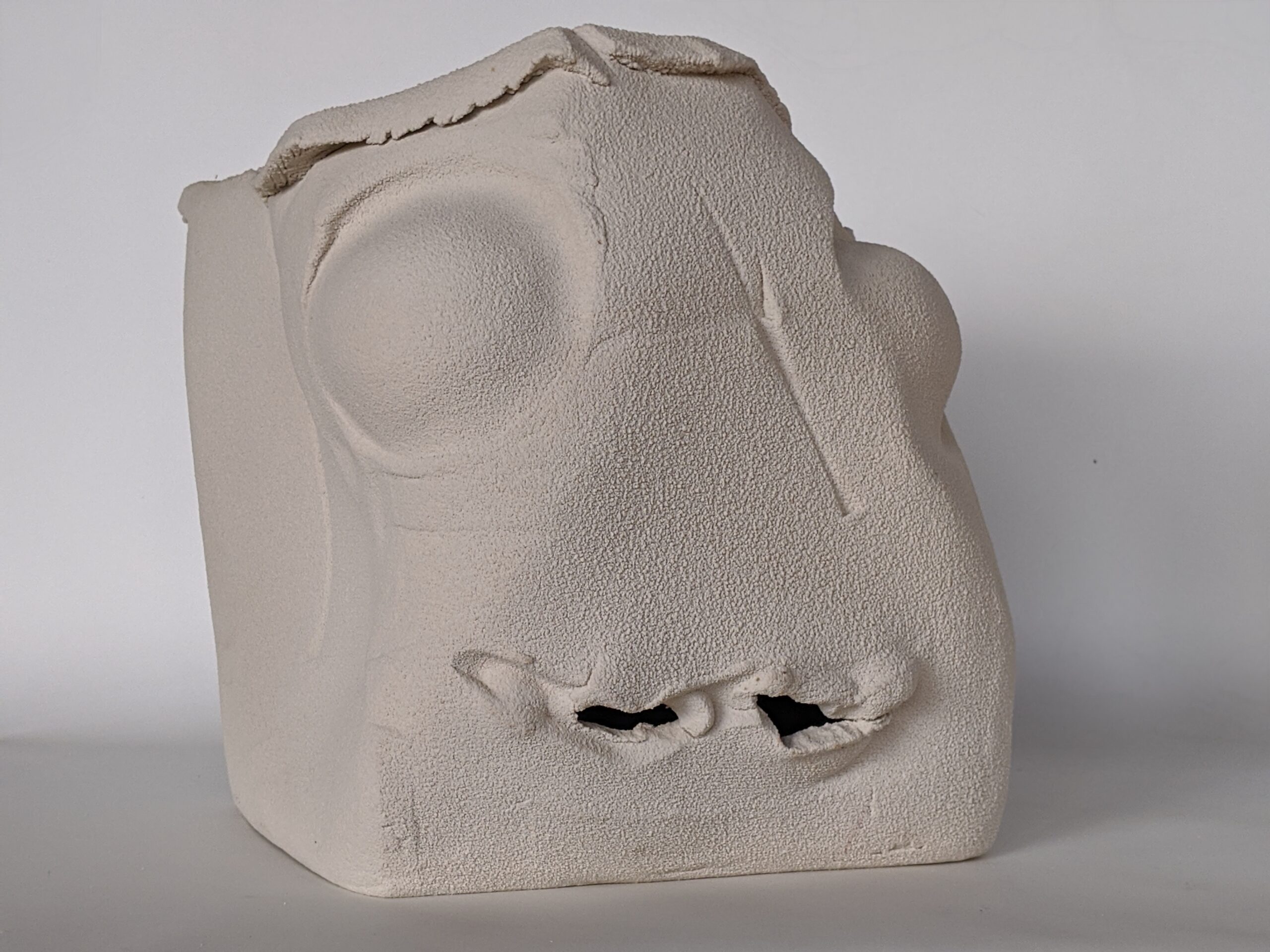 
							

									Hank Saxe									Taras 1997									stoneware<br />
14 x 12 x 12 1/2 inches									


							